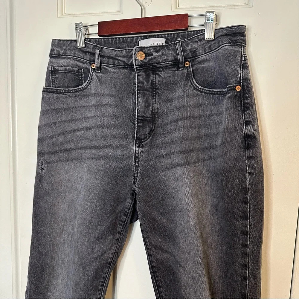 LOFT The Curvy Straight Crop High Rise Jeans Raw Hem Ripped Black 28 - Picture 3 of 8